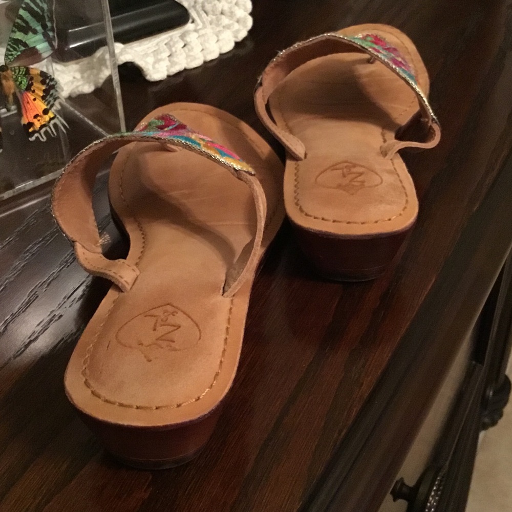 Z & L - Vibrant Multicolor Embroidered Wedge Sandals - Picture 5 of 6